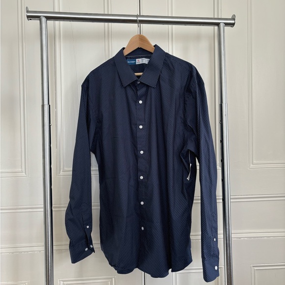 Old Navy Pro Signature Shirt Go Dry Slim Fit - Picture 2 of 4